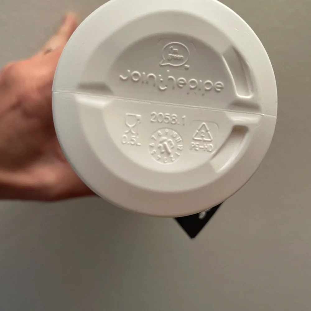 NWT White New York Embossed Water Bottle - Picture 7 of 11